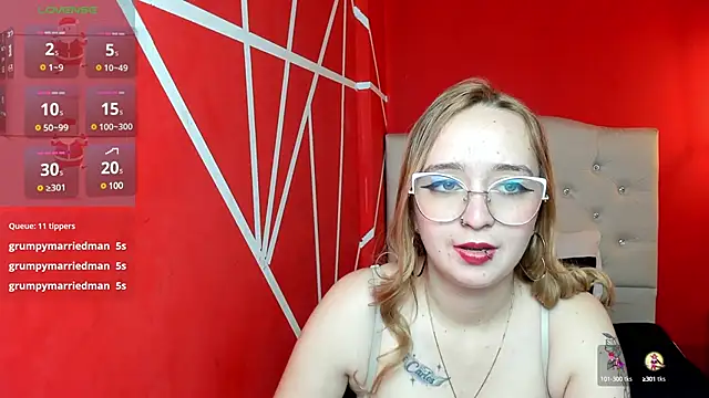 Liaroberts1 online show from December 20, 2024, 3:10 pm