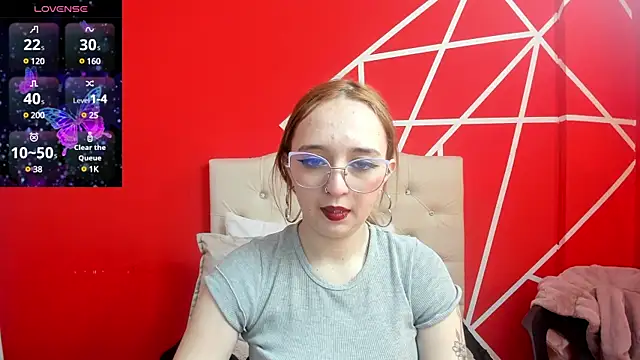 Liaroberts1 online show from December 23, 2024, 12:08 pm
