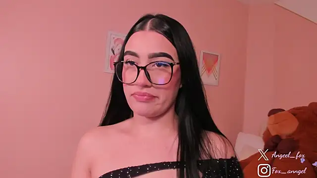 angeel fox online show from November 11, 2025, 2:22 am