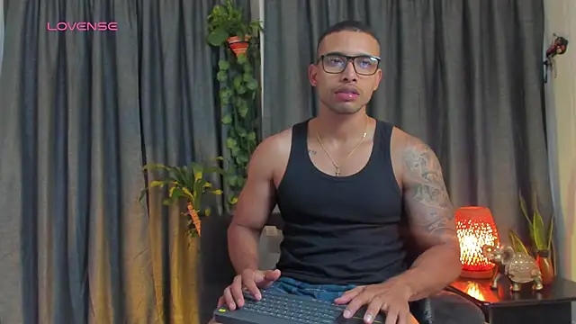 LincomAmith online show from September 18, 2025, 10:23 pm