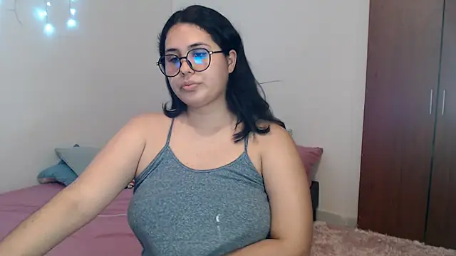 Snapshot of zaritagape21 chatting on October 8, 2025, 3:15 am zaritagape21 online show from October 8, 2025, 3:15 am