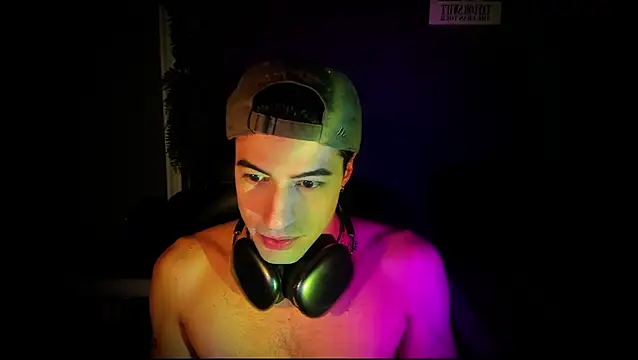 Snapshot of newjeff chatting on October 6, 2025, 5:43 pm newjeff online show from October 6, 2025, 5:43 pm