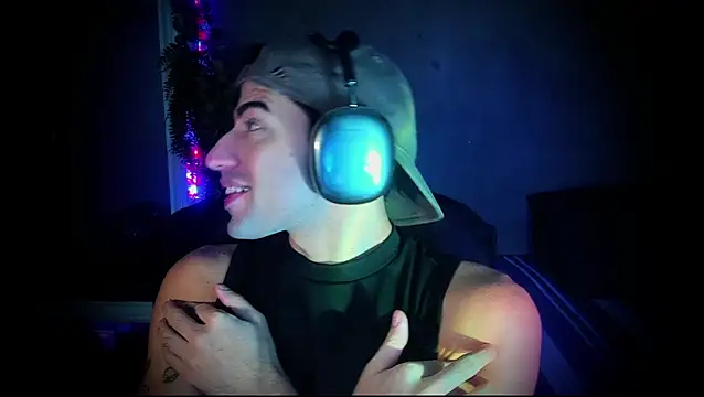 Snapshot of newjeff chatting on October 8, 2025, 6:22 am newjeff online show from October 8, 2025, 6:22 am