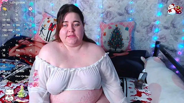 Estelle Hicks online show from December 24, 2024, 7:44 pm
