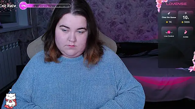 Estelle Hicks online show from October 9, 2025, 6:17 pm