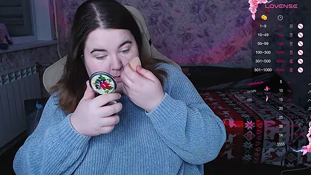 Estelle Hicks online show from November 18, 2025, 6:23 pm