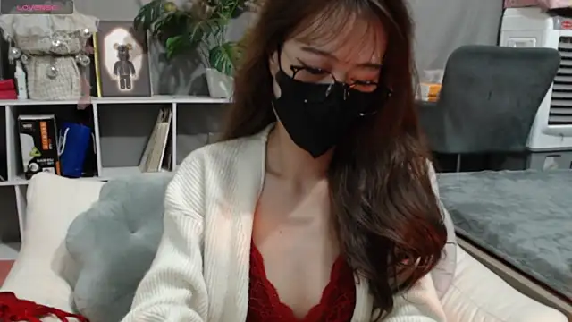  minji bae online show from December 24, 2024, 7:28 am