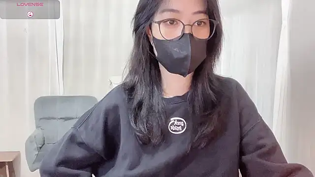  minji bae online show from October 26, 2025, 6:25 pm