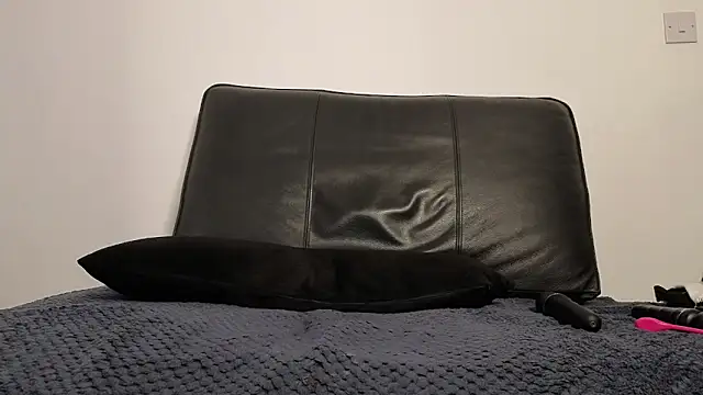 AmaliaMarkova  online show from October 12, 2025, 7:57 pm