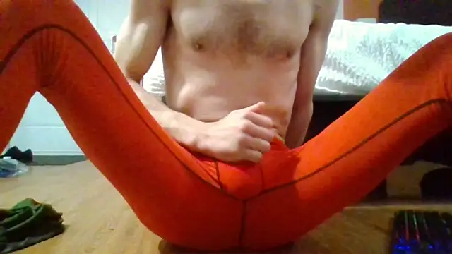 Snapshot of slendt94 chatting on January 18, 2026, 7:39 pm slendt94 online show from January 18, 2026, 7:39 pm