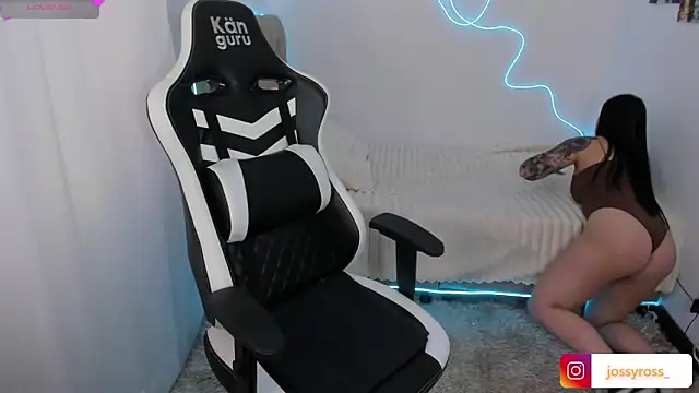 Victoryyy  online show from September 19, 2025, 7:14 pm