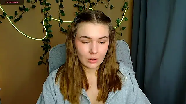 Snapshot of Glory_air chatting on February 18, 2026, 8:21 am Glory air online show from February 18, 2026, 8:21 am