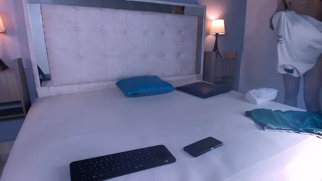 Jhonn Rhyss online show from December 8, 2024, 5:18 am