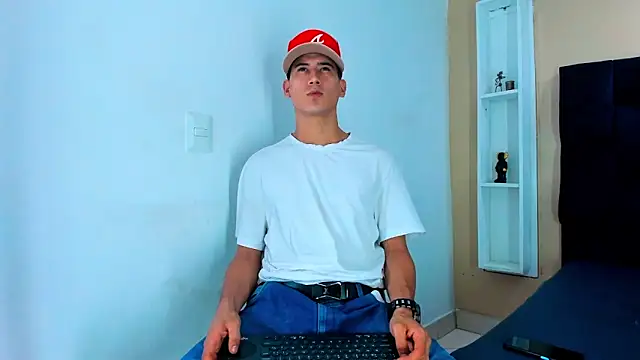 Jhonn Rhyss online show from December 18, 2024, 2:32 am