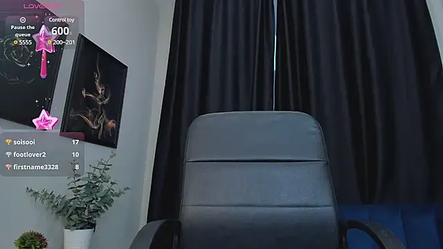 Snapshot of EvaSelin chatting on January 14, 2025, 11:31 am EvaSelin online show from January 14, 2025, 11:31 am