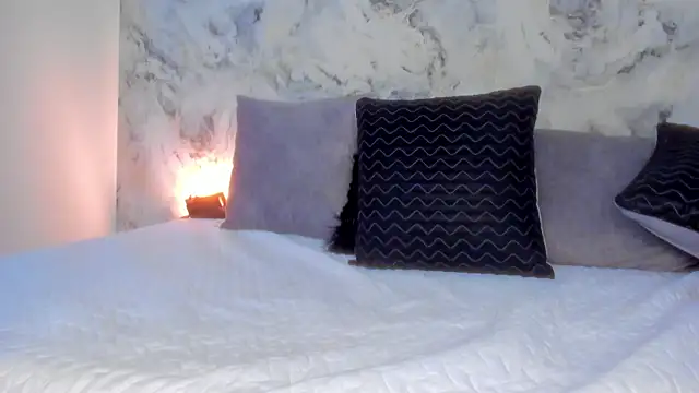 Bella desi  online show from February 23, 2025, 12:37 pm