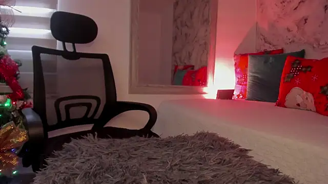 Bella desi  online show from December 17, 2025, 12:11 pm