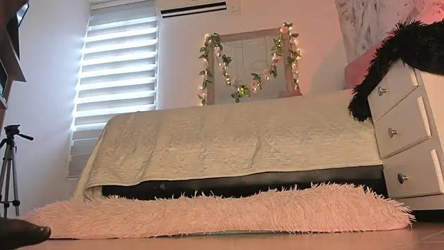 Bella desi  online show from March 20, 2026, 1:16 pm