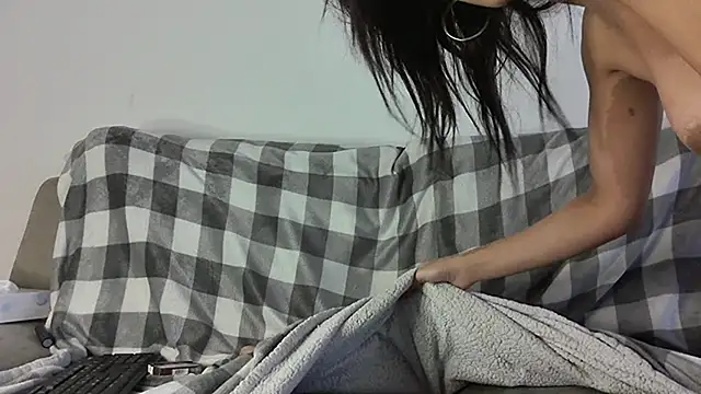 claudettstell online show from March 16, 2025, 3:17 pm