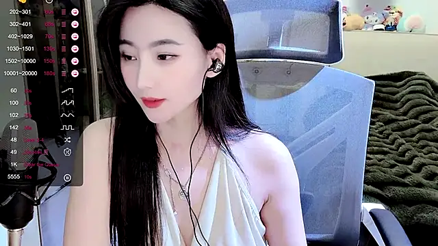 FeiFei-babe online show from March 12, 2025, 5:38 pm