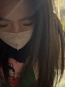 Snapshot of FeiFei-babe chatting on March 2, 2026, 7:21 pm FeiFei-babe online show from March 2, 2026, 7:21 pm