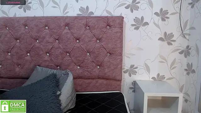 Susy thomson online show from December 20, 2024, 10:32 pm