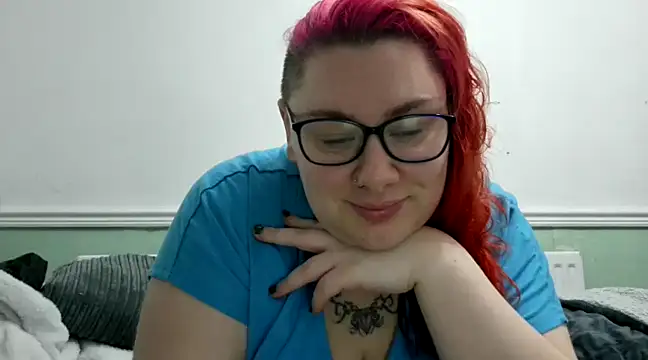 Snapshot of Bustycurves chatting on December 12, 2024, 11:40 am Bustycurves online show from December 12, 2024, 11:40 am