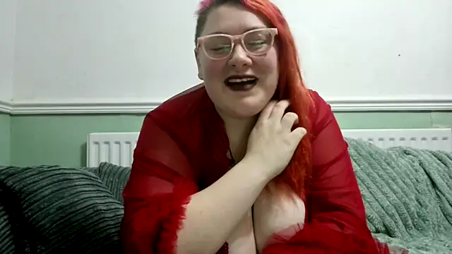 Snapshot of Bustycurves chatting on December 19, 2024, 9:06 pm Bustycurves online show from December 19, 2024, 9:06 pm