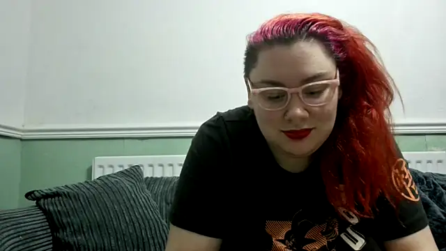 Snapshot of Bustycurves chatting on December 26, 2024, 12:14 am Bustycurves online show from December 26, 2024, 12:14 am