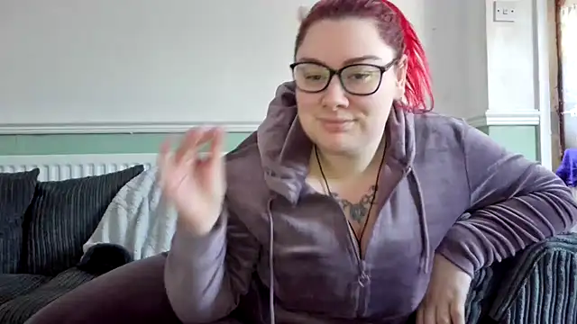 Snapshot of Bustycurves chatting on January 27, 2025, 10:49 am Bustycurves online show from January 27, 2025, 10:49 am