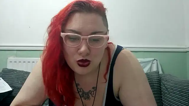 Snapshot of Bustycurves chatting on February 14, 2025, 10:04 pm Bustycurves online show from February 14, 2025, 10:04 pm