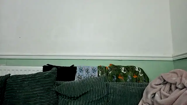 Snapshot of Bustycurves chatting on March 15, 2025, 9:27 pm Bustycurves online show from March 15, 2025, 9:27 pm