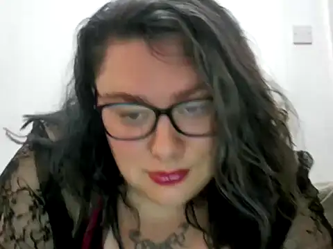 Snapshot of Bustycurves chatting on September 27, 2025, 9:53 pm Bustycurves online show from September 27, 2025, 9:53 pm