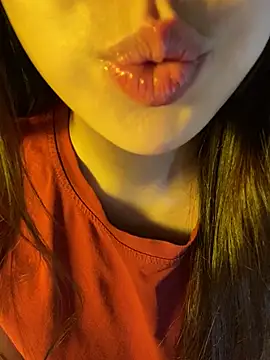 minmin2kk5 online show from April 23, 2026, 6:36 am