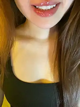 minmin2kk5 online show from April 30, 2026, 3:51 pm