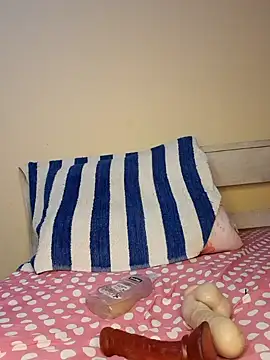 Snapshot of Freya_004 chatting on October 2, 2025, 5:47 am Freya 004 online show from October 2, 2025, 5:47 am