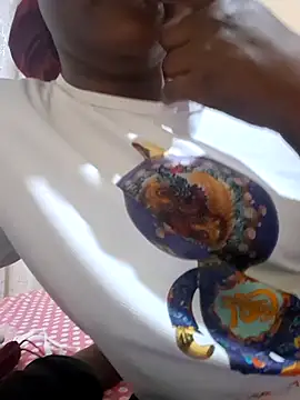 Snapshot of Freya_004 chatting on October 2, 2025, 6:48 pm Freya 004 online show from October 2, 2025, 6:48 pm