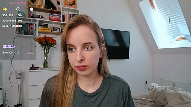 Snapshot of violet_blue_eyes chatting on April 9, 2026, 1:27 pm violet blue eyes online show from April 9, 2026, 1:27 pm