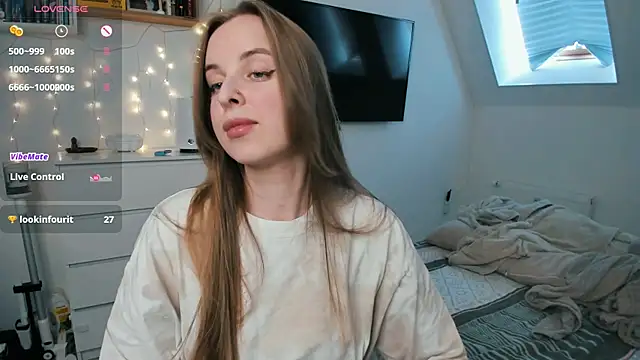 Snapshot of violet_blue_eyes chatting on April 15, 2026, 1:07 pm violet blue eyes online show from April 15, 2026, 1:07 pm