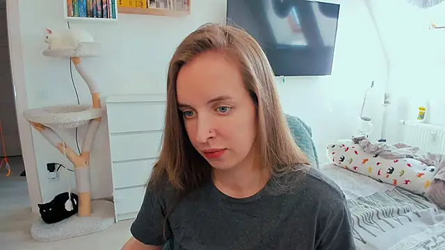 Snapshot of violet_blue_eyes chatting on June 22, 2026, 2:14 pm violet blue eyes online show from June 22, 2026, 2:14 pm