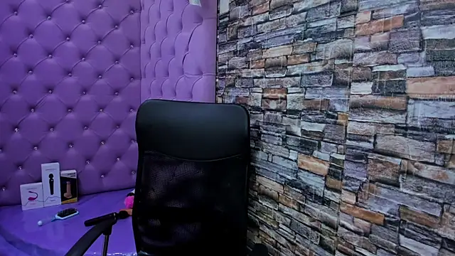 Snapshot of celeste_blue69 chatting on December 17, 2024, 2:01 am celeste blue69 online show from December 17, 2024, 2:01 am
