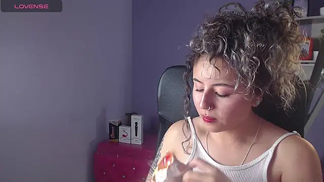 Snapshot of celeste_blue69 chatting on March 6, 2025, 9:36 am celeste blue69 online show from March 6, 2025, 9:36 am