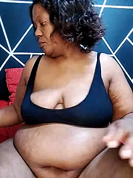 YummyChocolatexx2 online show from May 14, 2026, 8:43 am