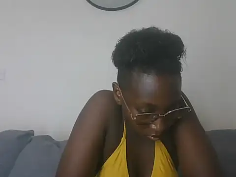 Snapshot of Puliza_wet chatting on October 13, 2025, 7:58 pm Puliza wet online show from October 13, 2025, 7:58 pm