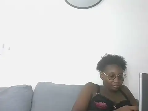 Snapshot of Puliza_wet chatting on October 18, 2025, 6:30 pm Puliza wet online show from October 18, 2025, 6:30 pm