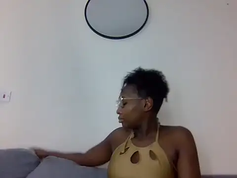 Snapshot of Puliza_wet chatting on October 21, 2025, 7:25 pm Puliza wet online show from October 21, 2025, 7:25 pm