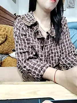 cream1299 online show from February 12, 2025, 10:24 am