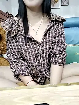 cream1299 online show from February 16, 2025, 11:05 am