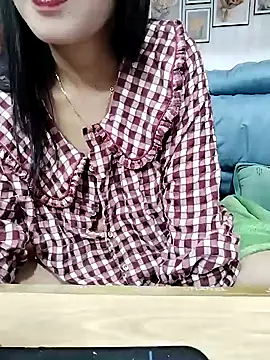 cream1299 online show from February 19, 2025, 3:28 am