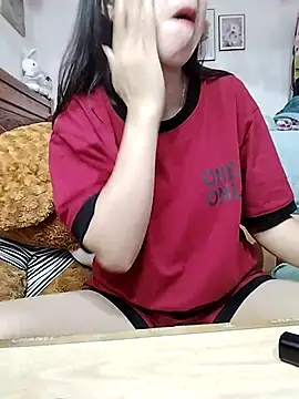 cream1299 online show from December 17, 2025, 2:39 am